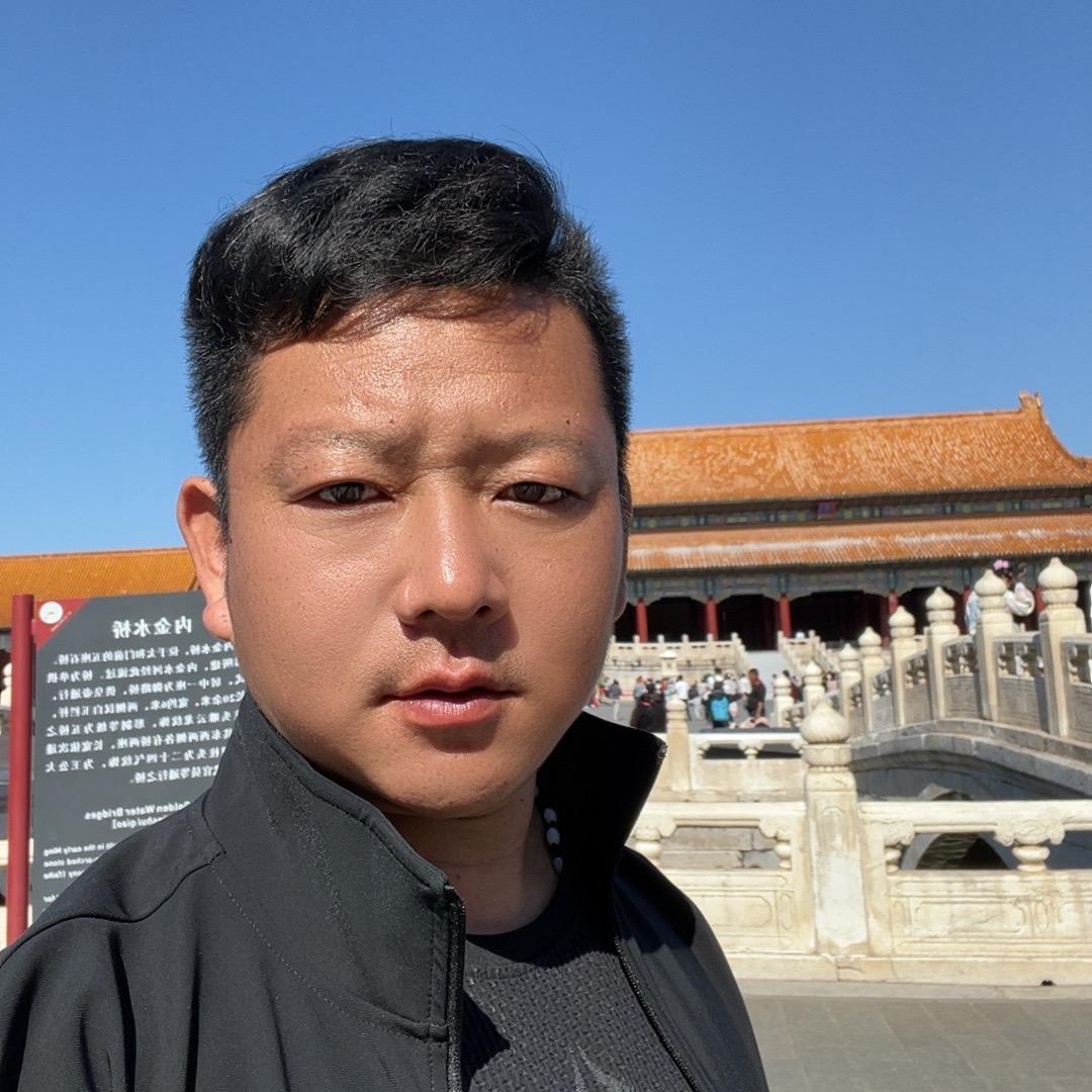 爱生活爱果果（峰哥）😋😋