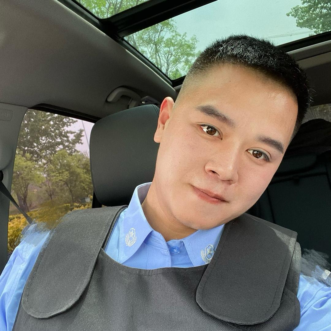 白鹤少年୭