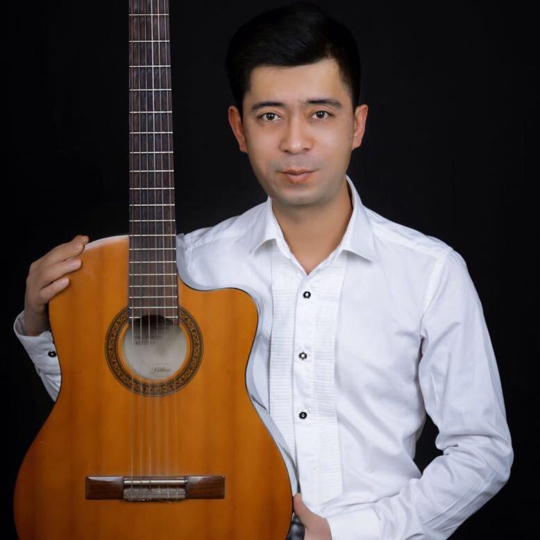 吉他手亚力坤