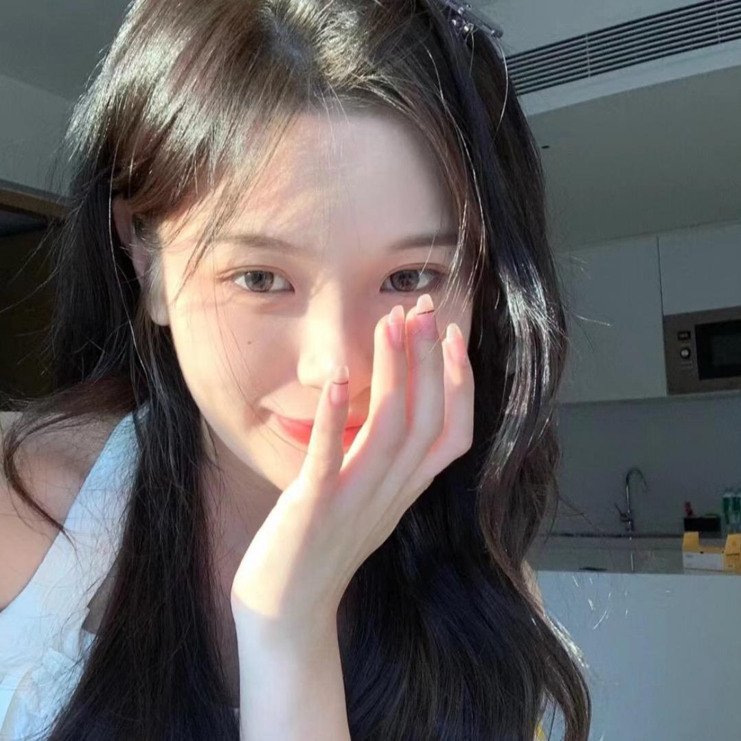 化妆师周萌｜小枝寻私人化妆工作室