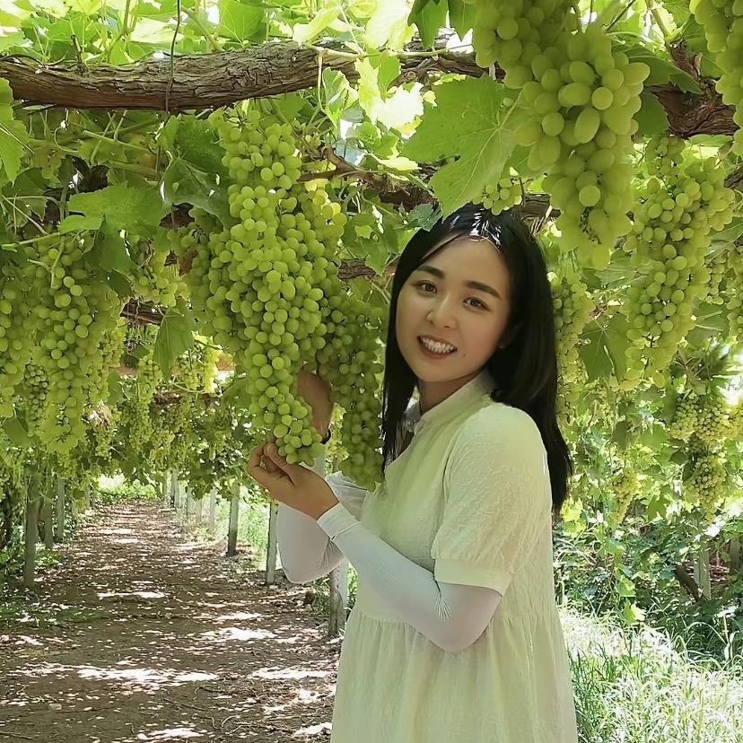 新疆葡萄妹妹