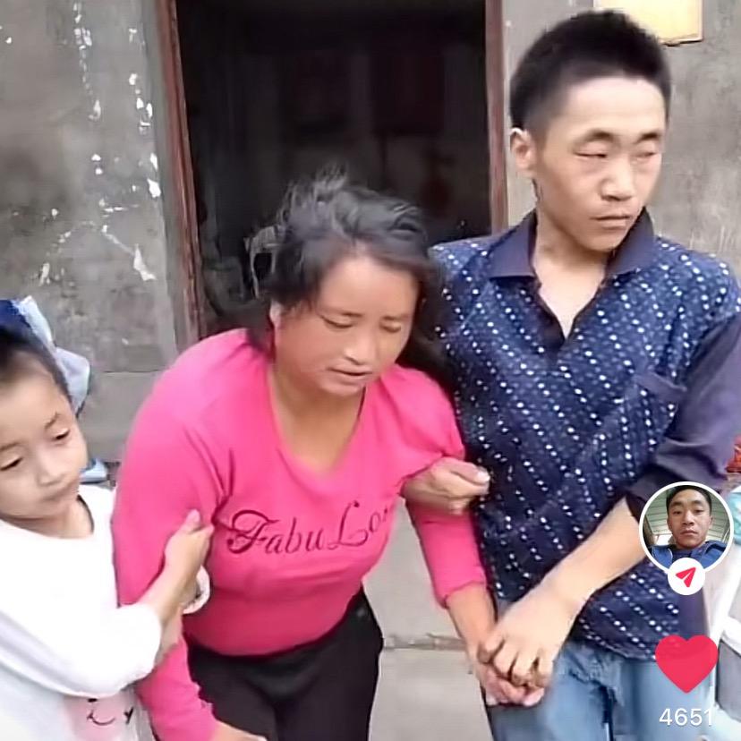 残疾人记录农村生活