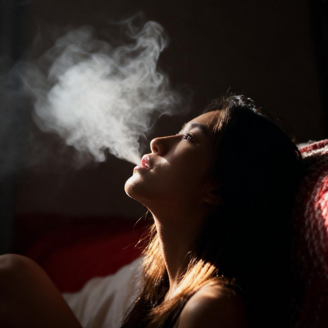 00后靓仔在深圳福田区