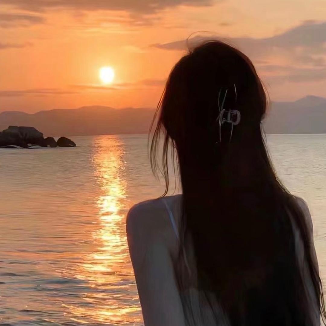 腼腆小美