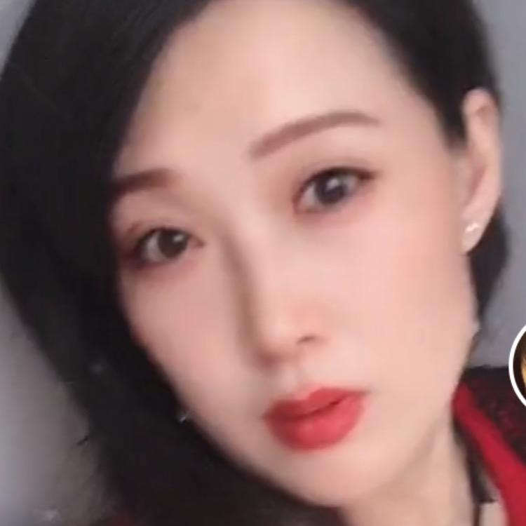 娜娜     橱窗带货