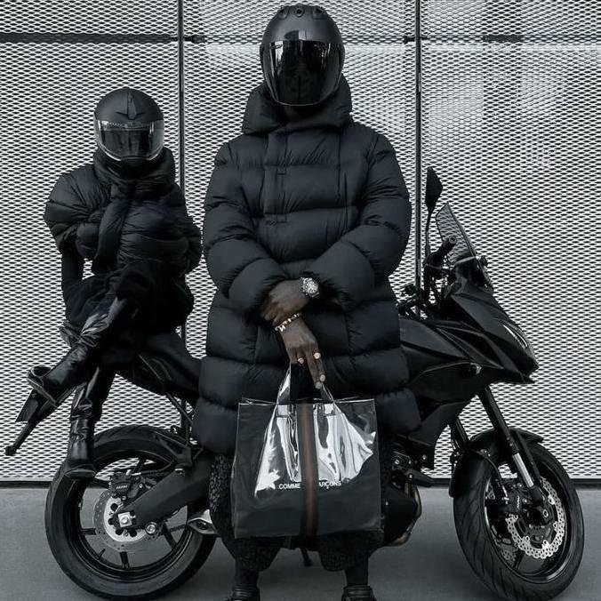 A：栖身风冷中.