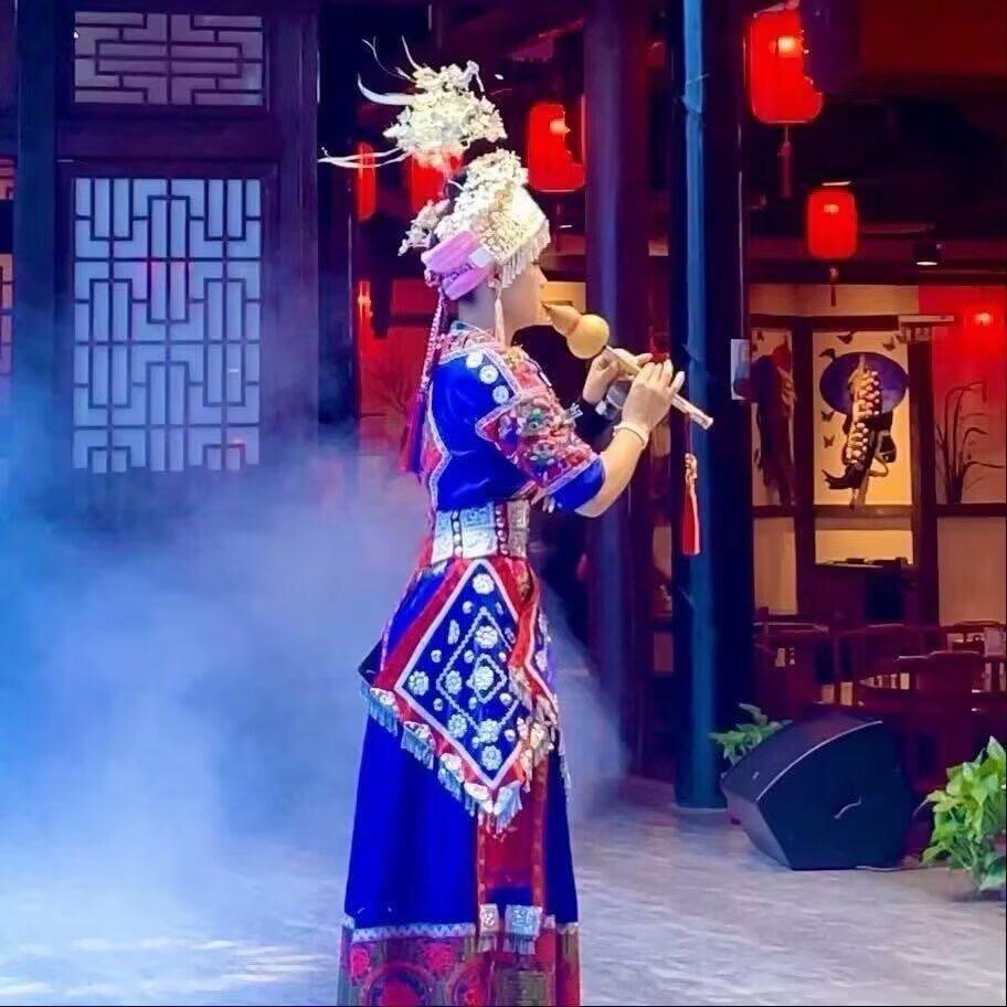  小 颕 吖