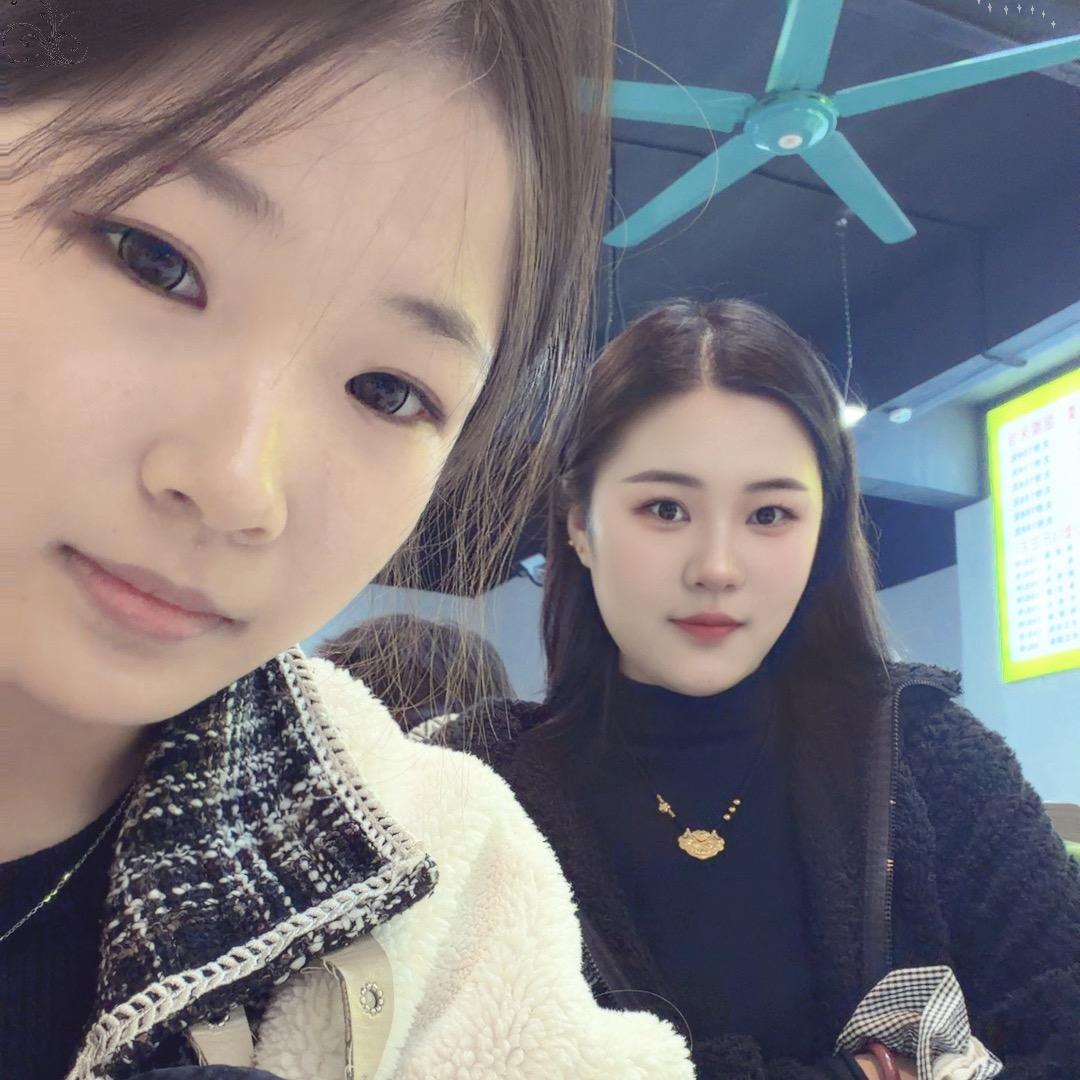 小娟和奶奶的日常生活