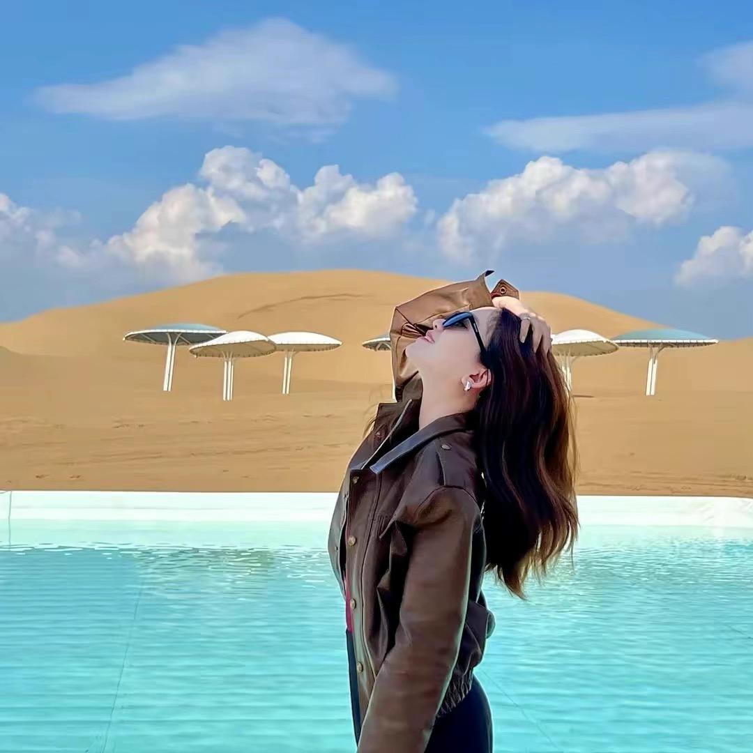 万万.