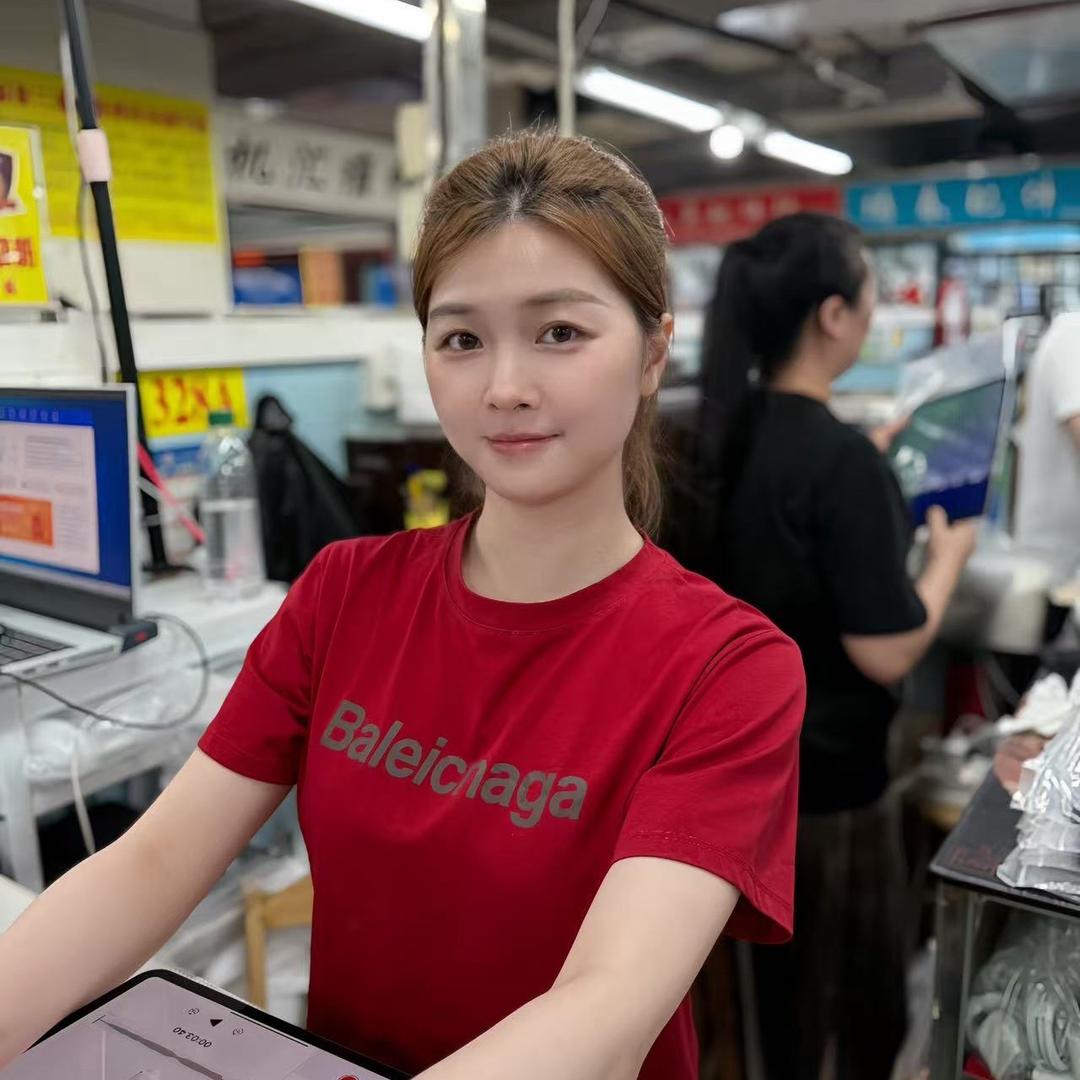 档口老板娘琳琳数码