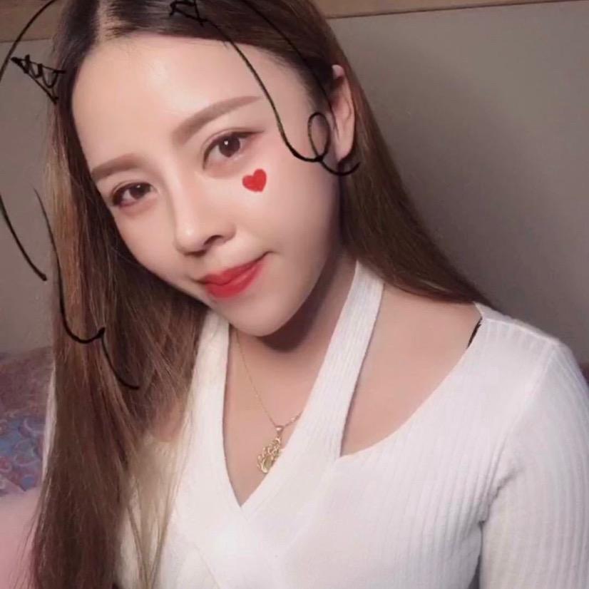小 李