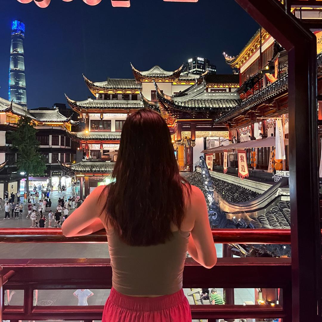 高中语文老师荔枝酱