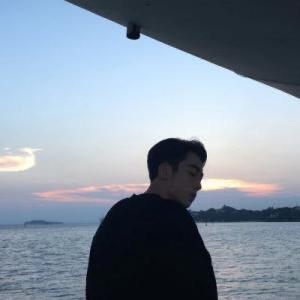 小K.