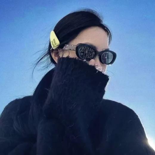 𝐘_