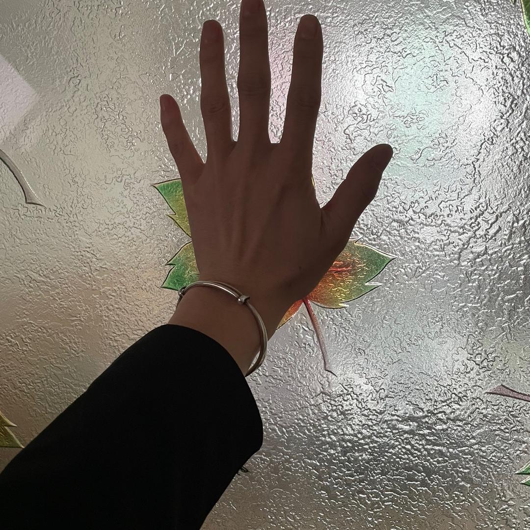 不及。