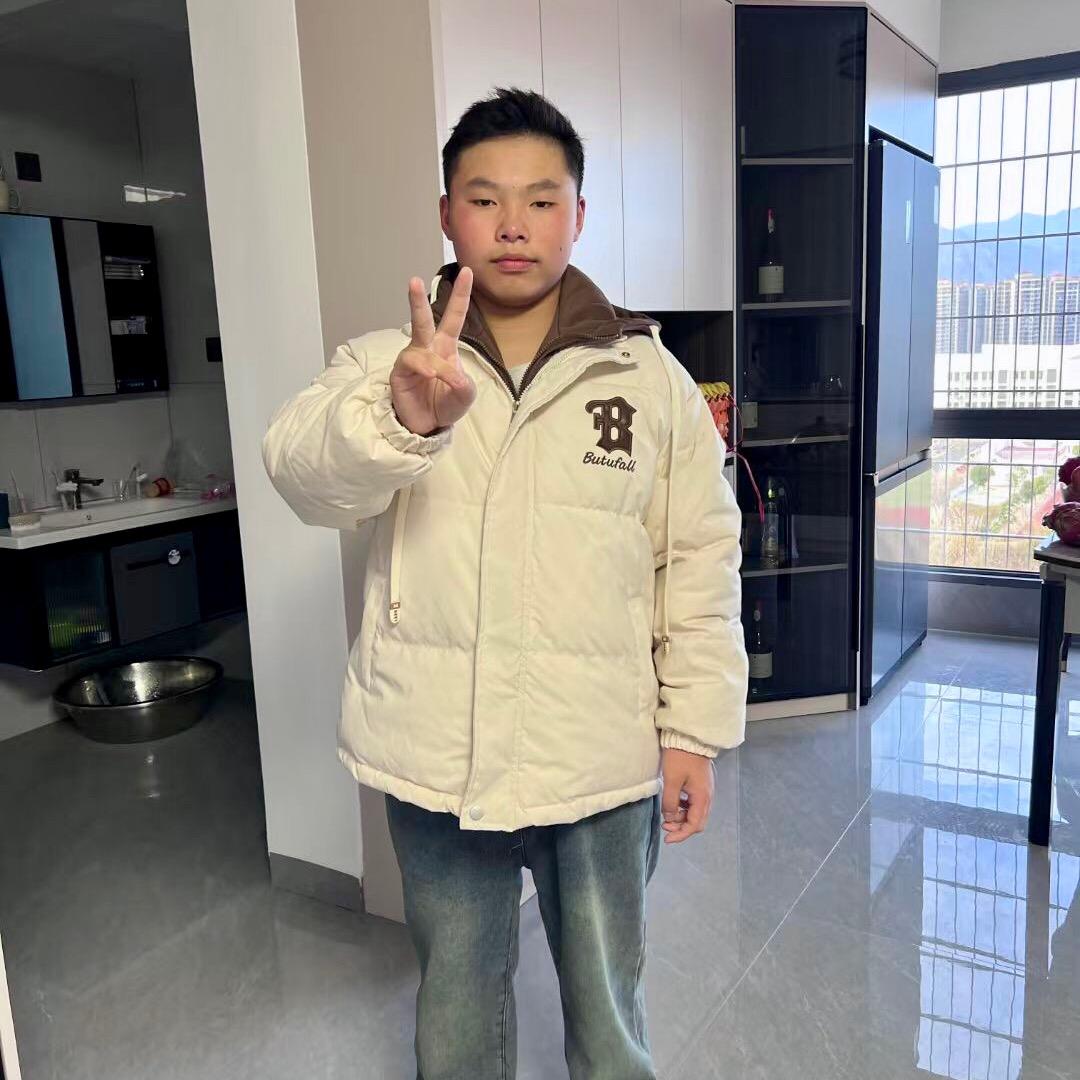 别看了，没看过帅哥吗？😎
