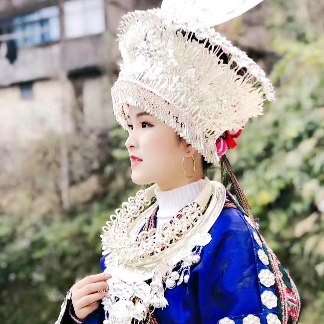 苗族潘芳🎙️
