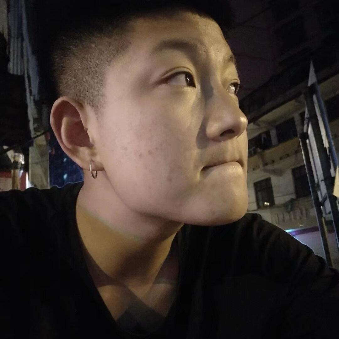 爱养鱼的修车人