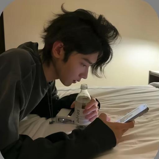 超级无敌可爱大蟑螂