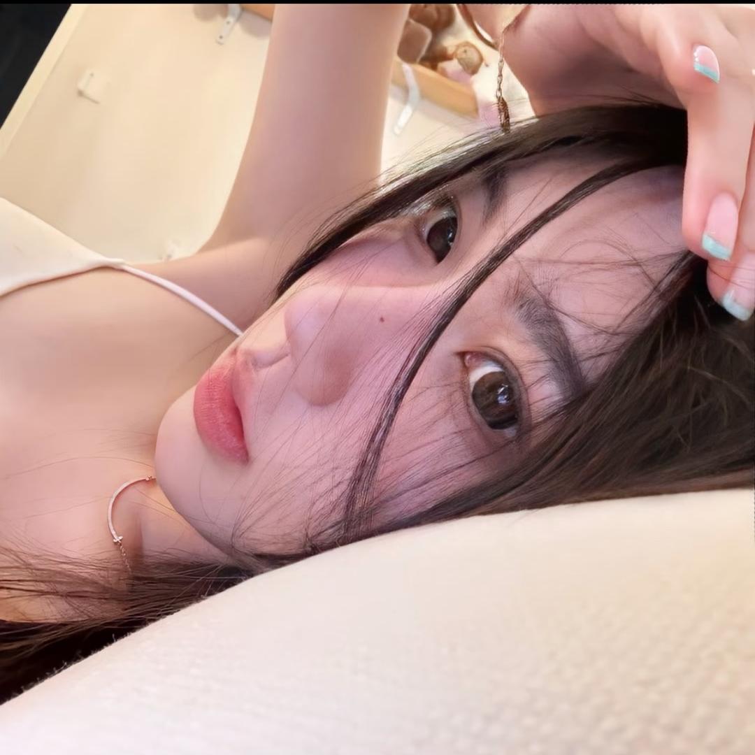 洛川柒.