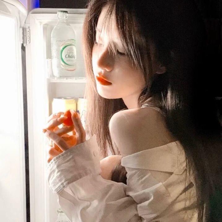 喝牛奶的猫🐱
