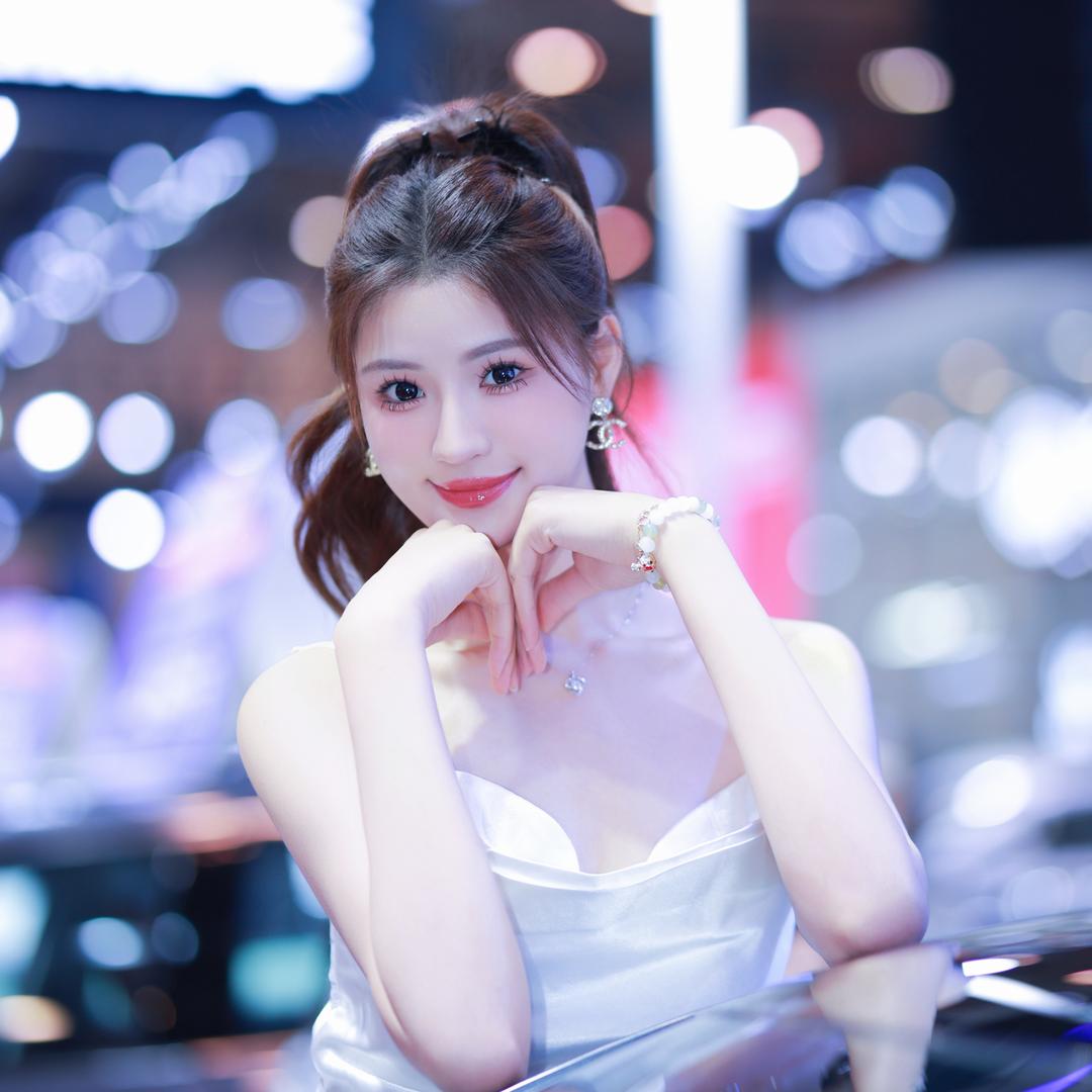 美女挖掘机