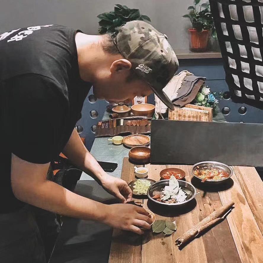 美食摄影师Frank