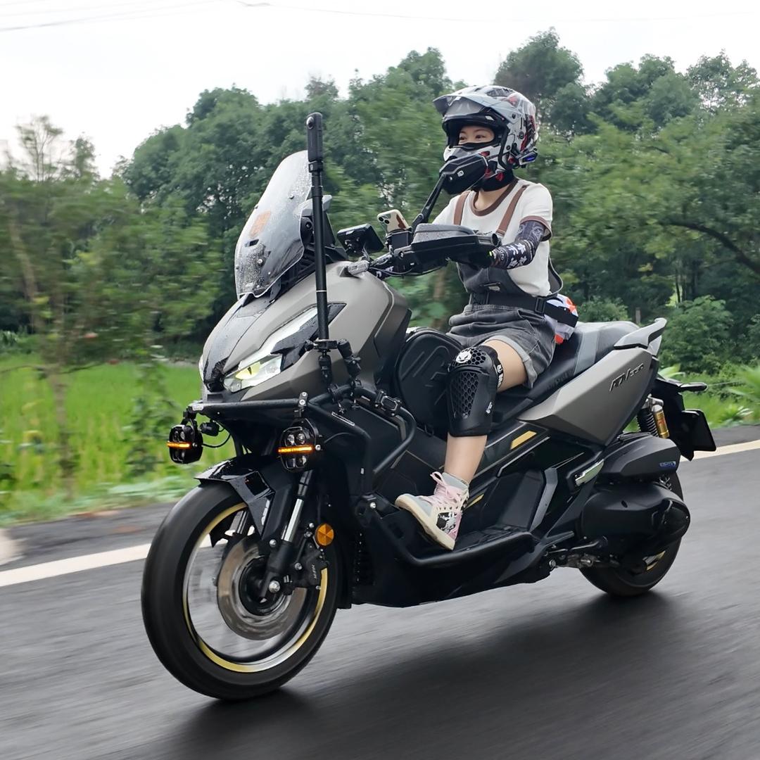 灰豆 🏍️
