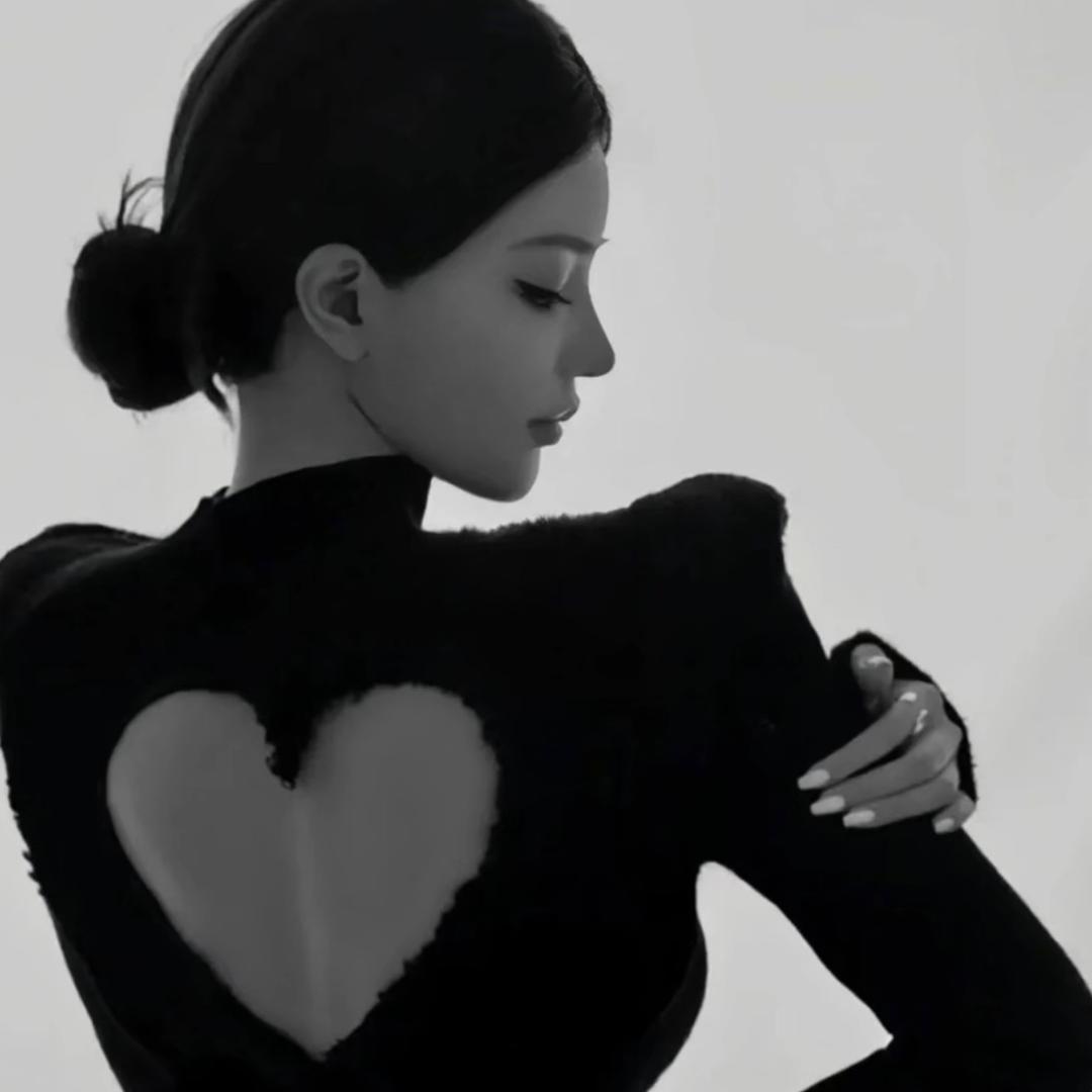 美女不6泪