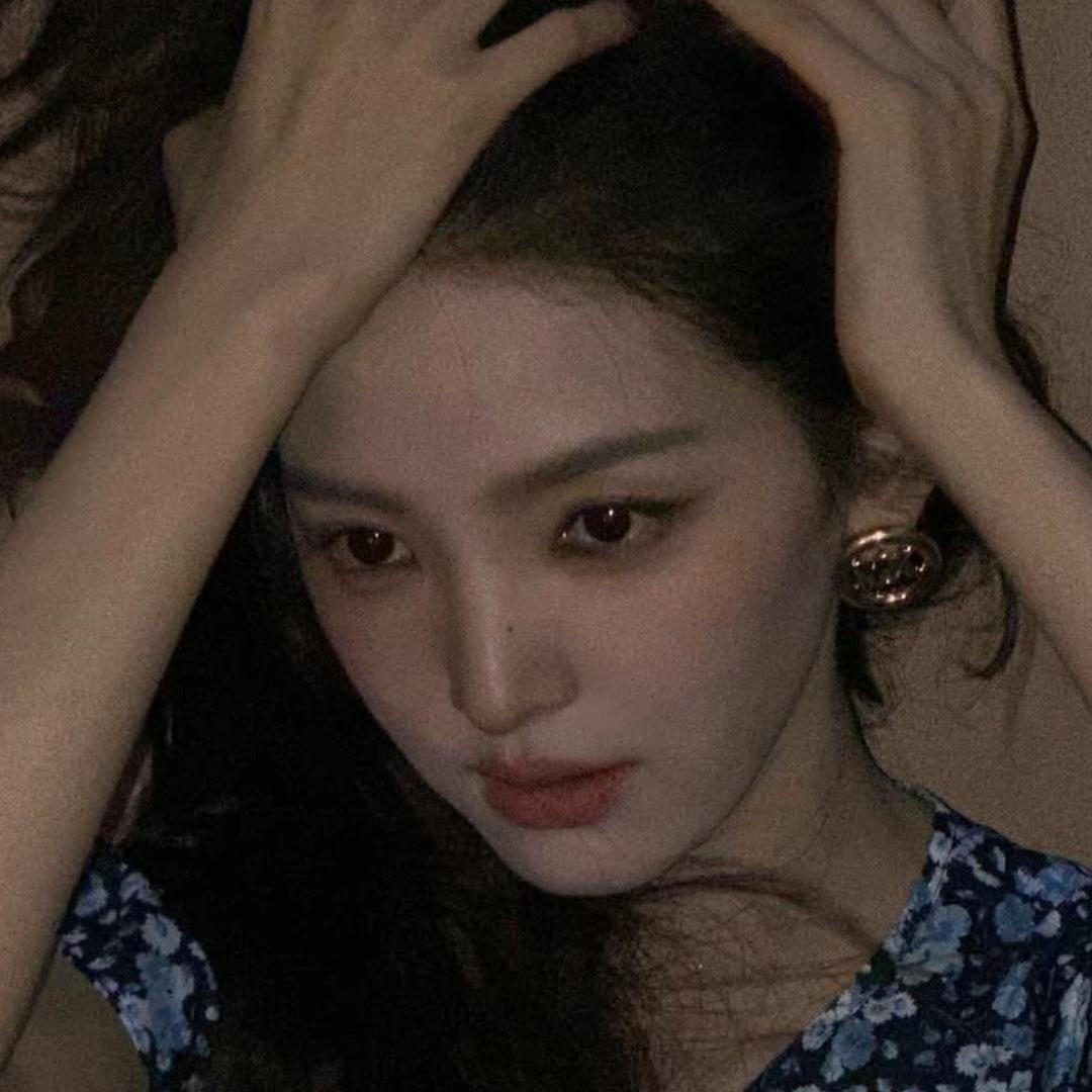 ♔“kⅈꫛᧁ”夫人♛