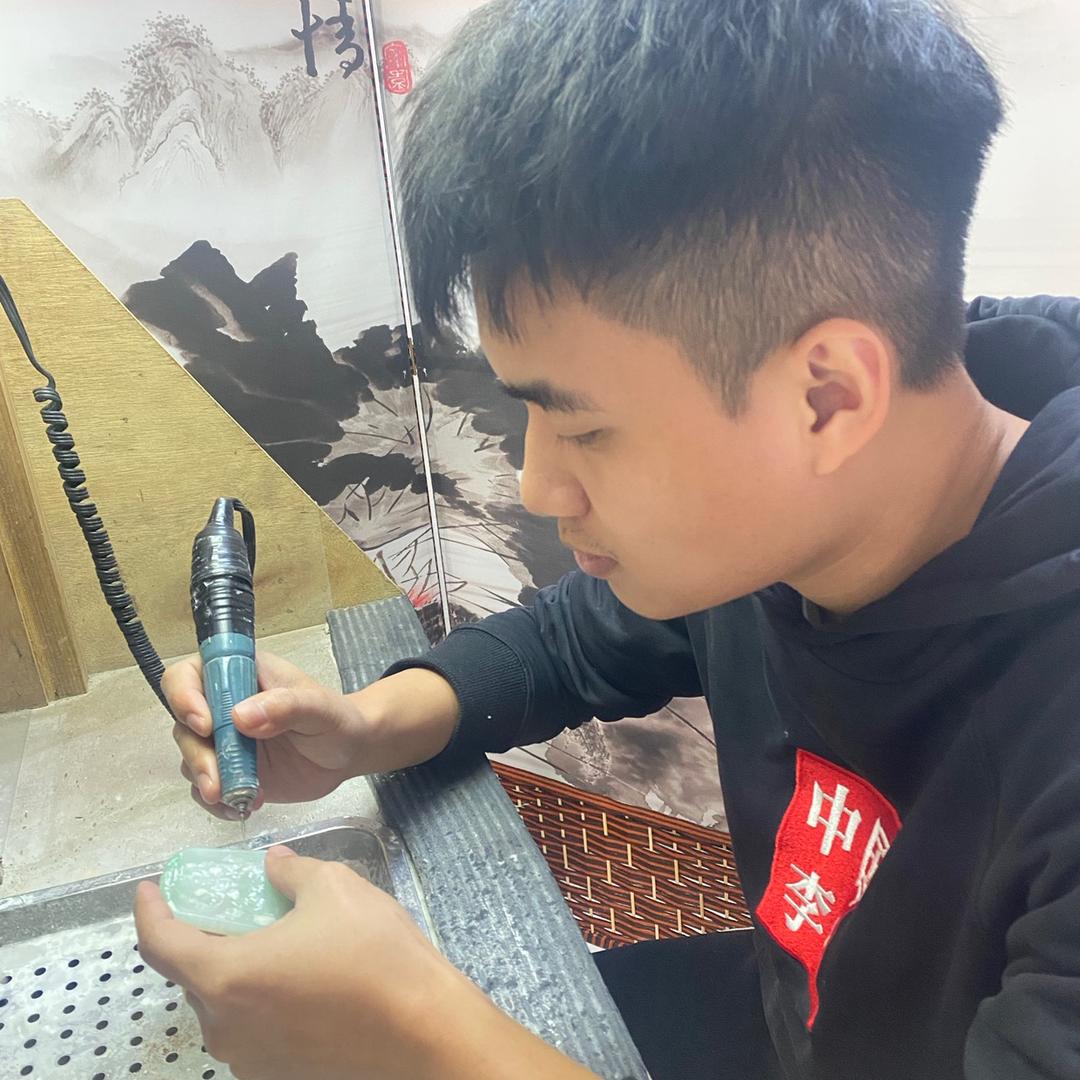 精雕翡翠阿梁