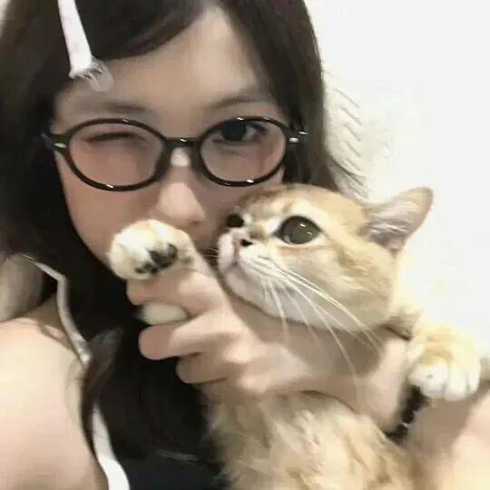 草莓一点也不甜.