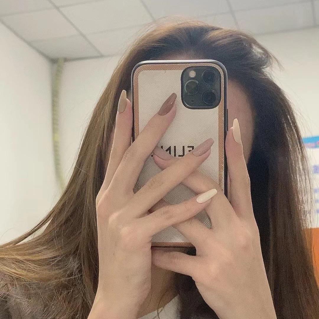 不安。