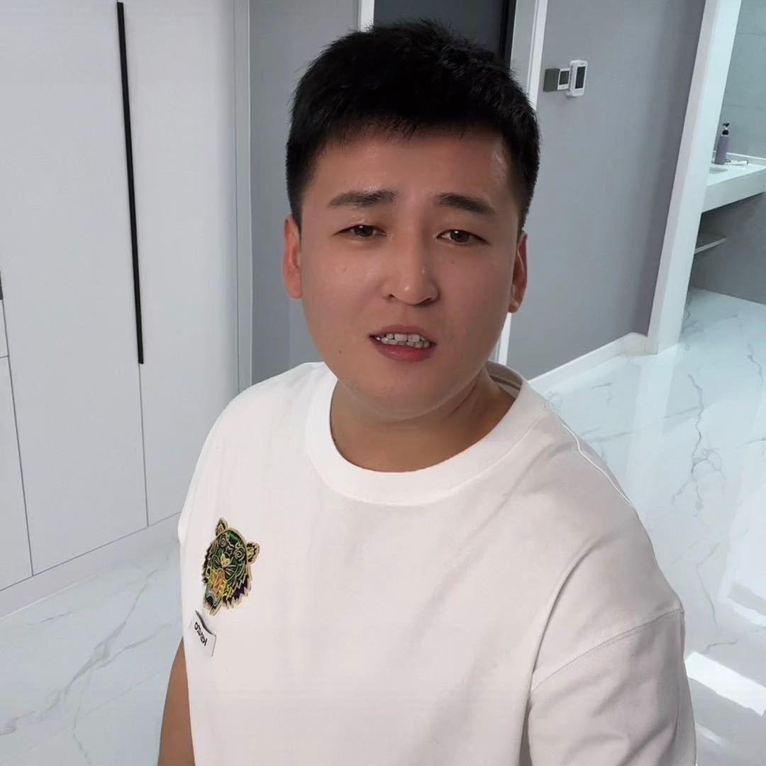 王亮