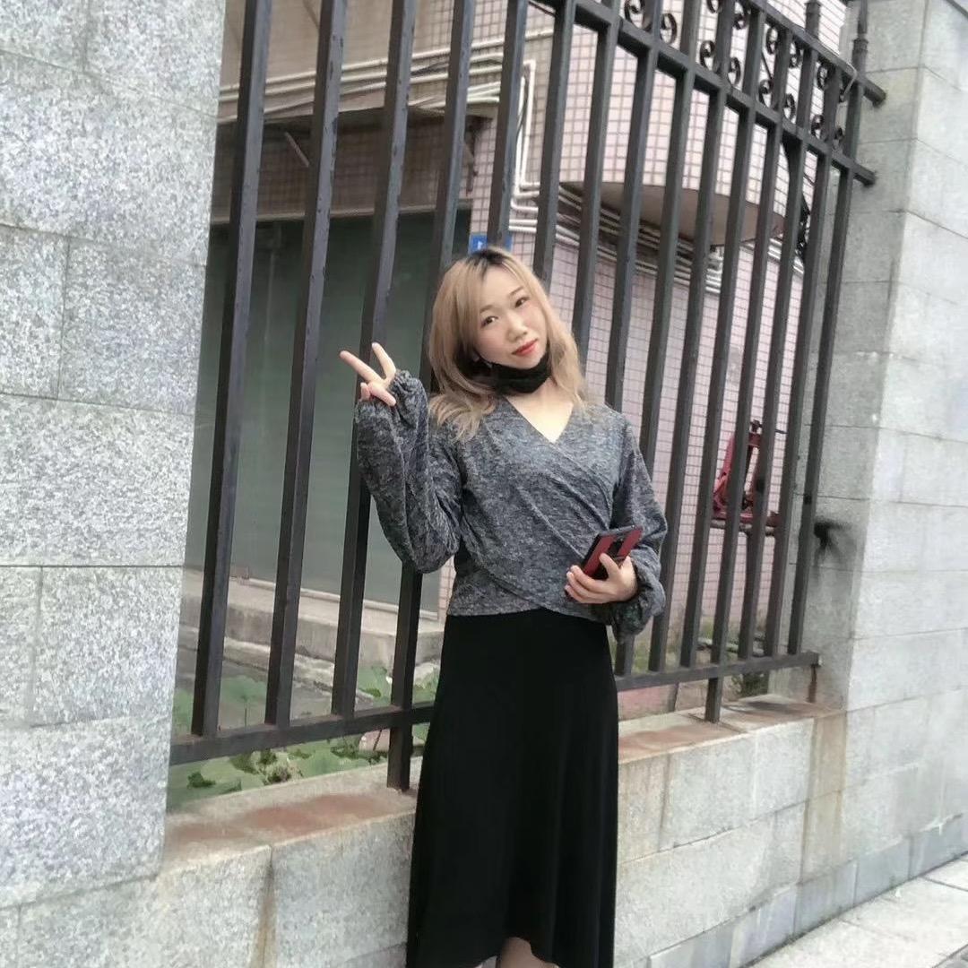 程 小 姐