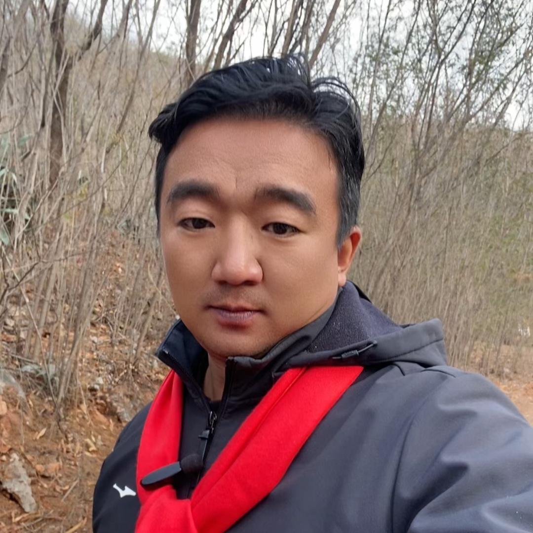 小拾（那个黑男人)