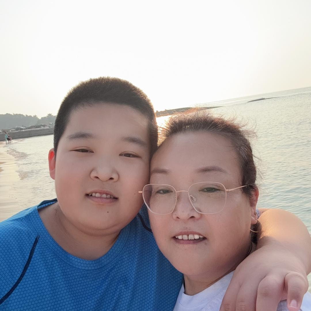 年爱思思头像