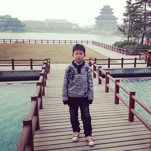 李横开黑坑