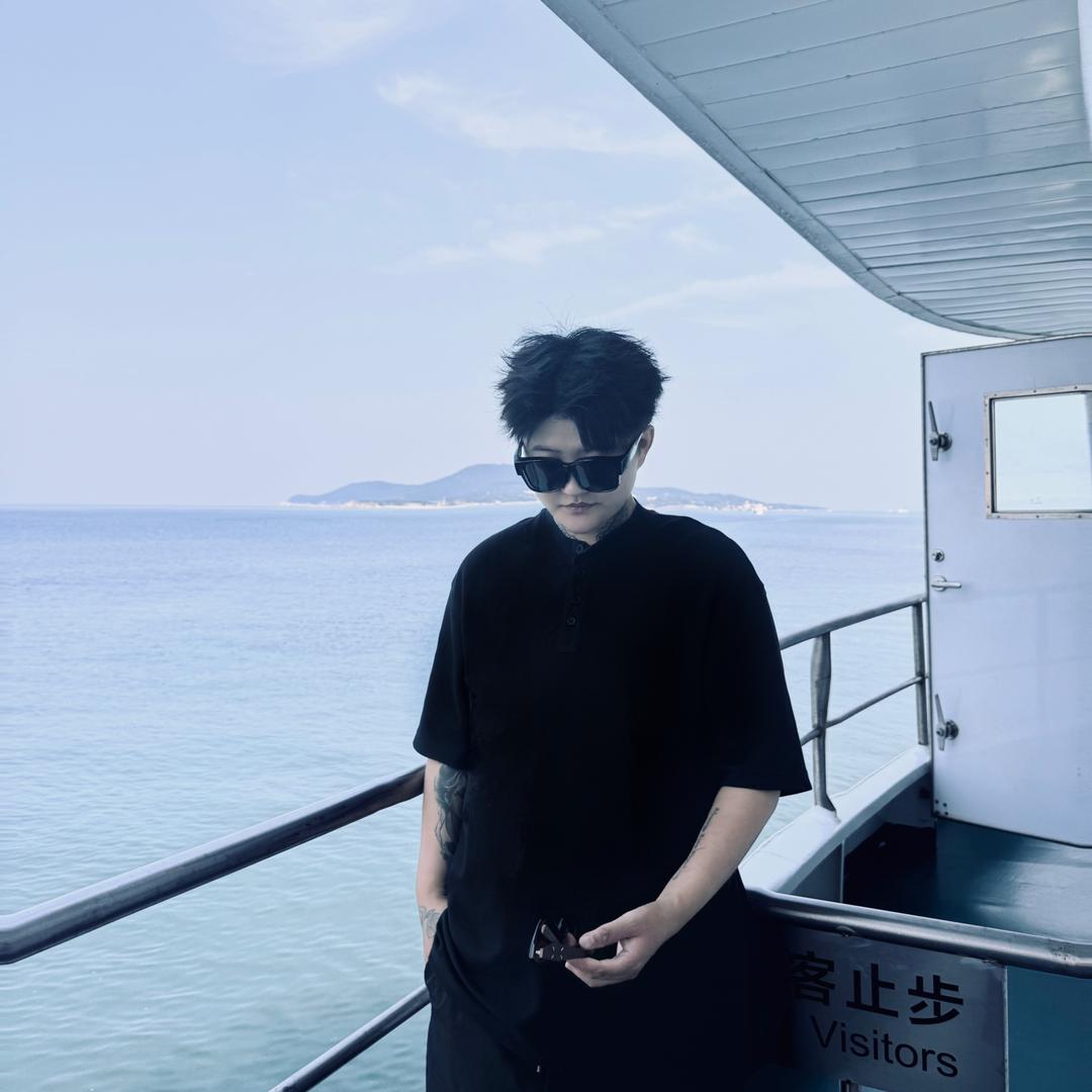 哦——