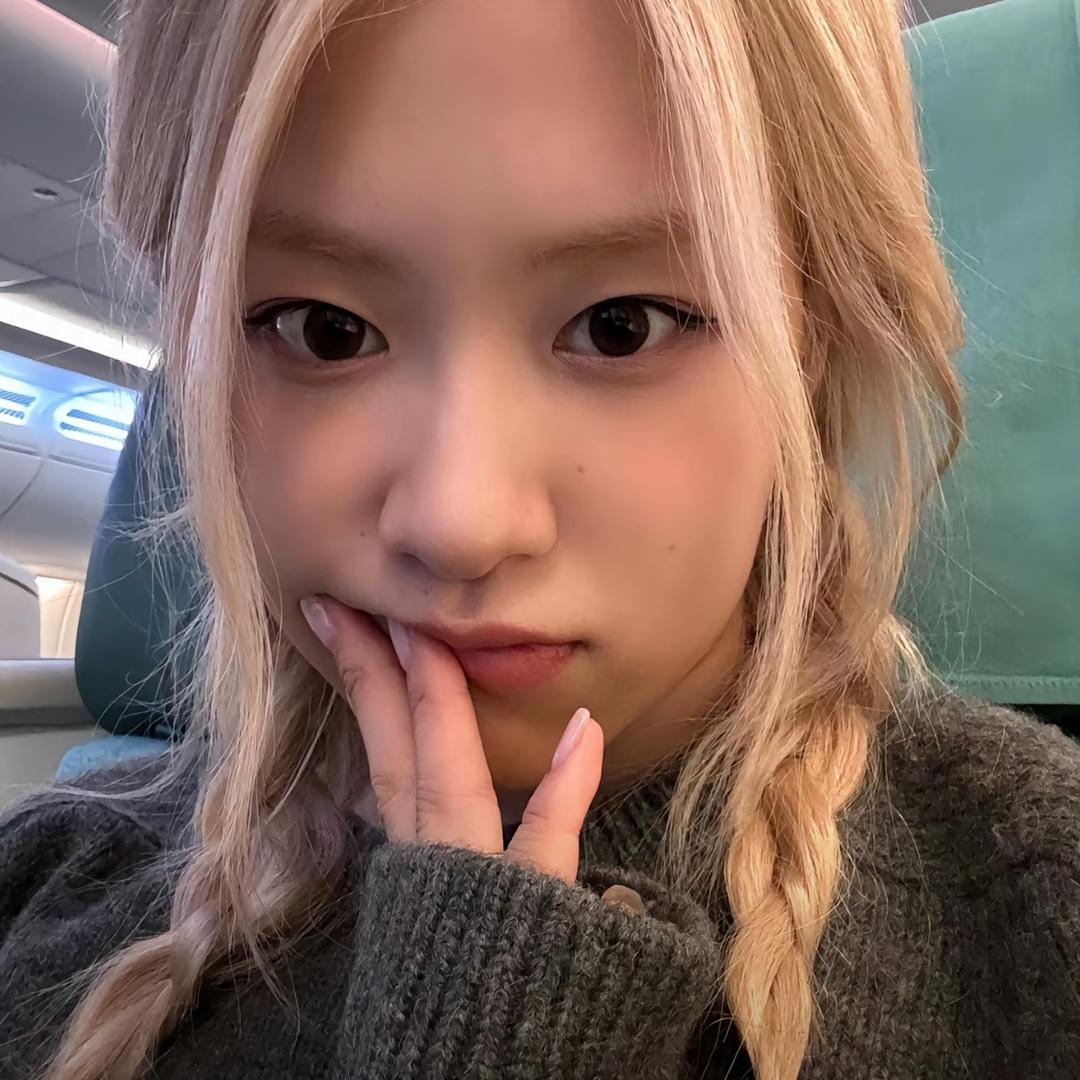 别笑我的双下巴