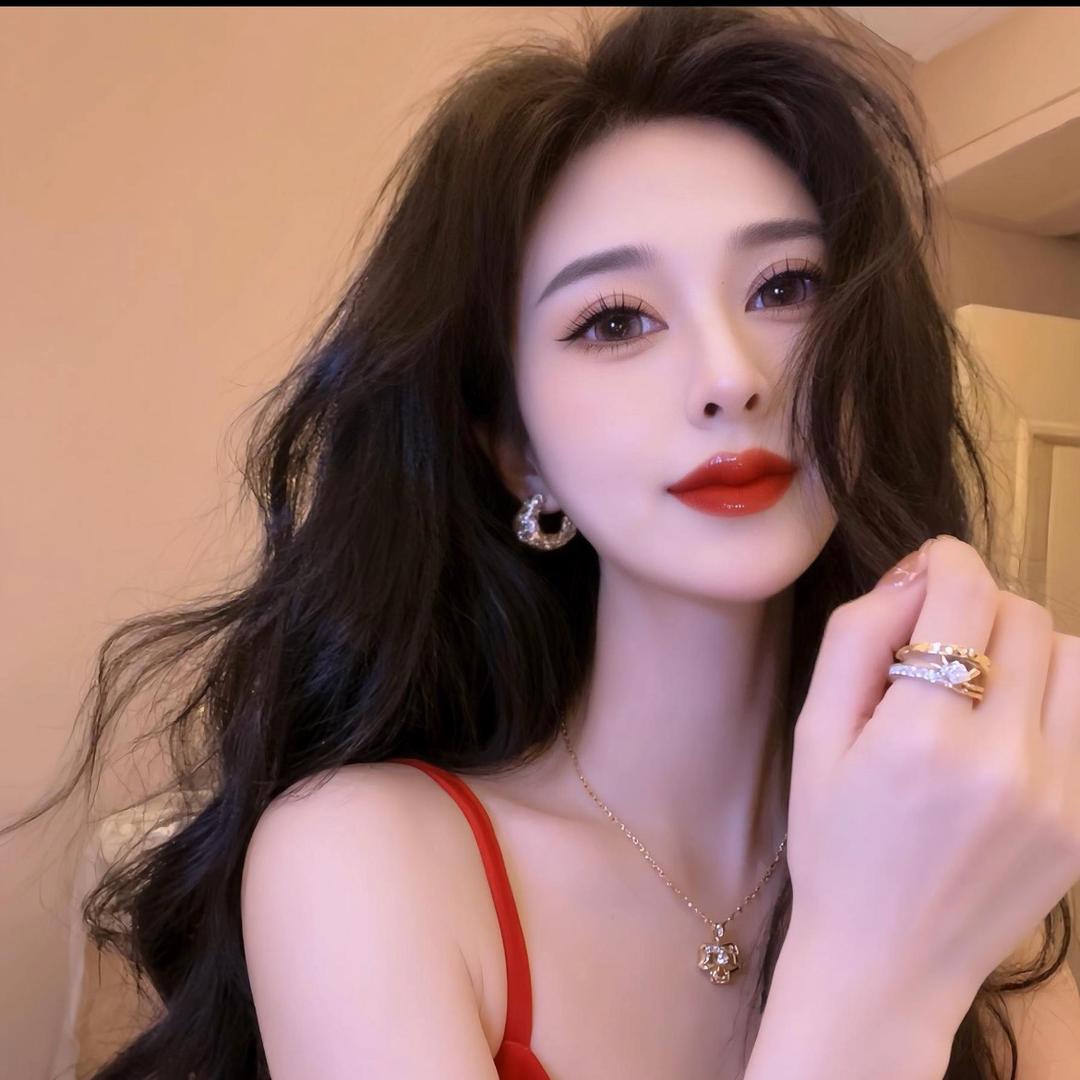 李李.