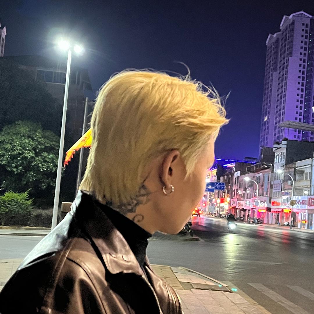 男士发型天花板