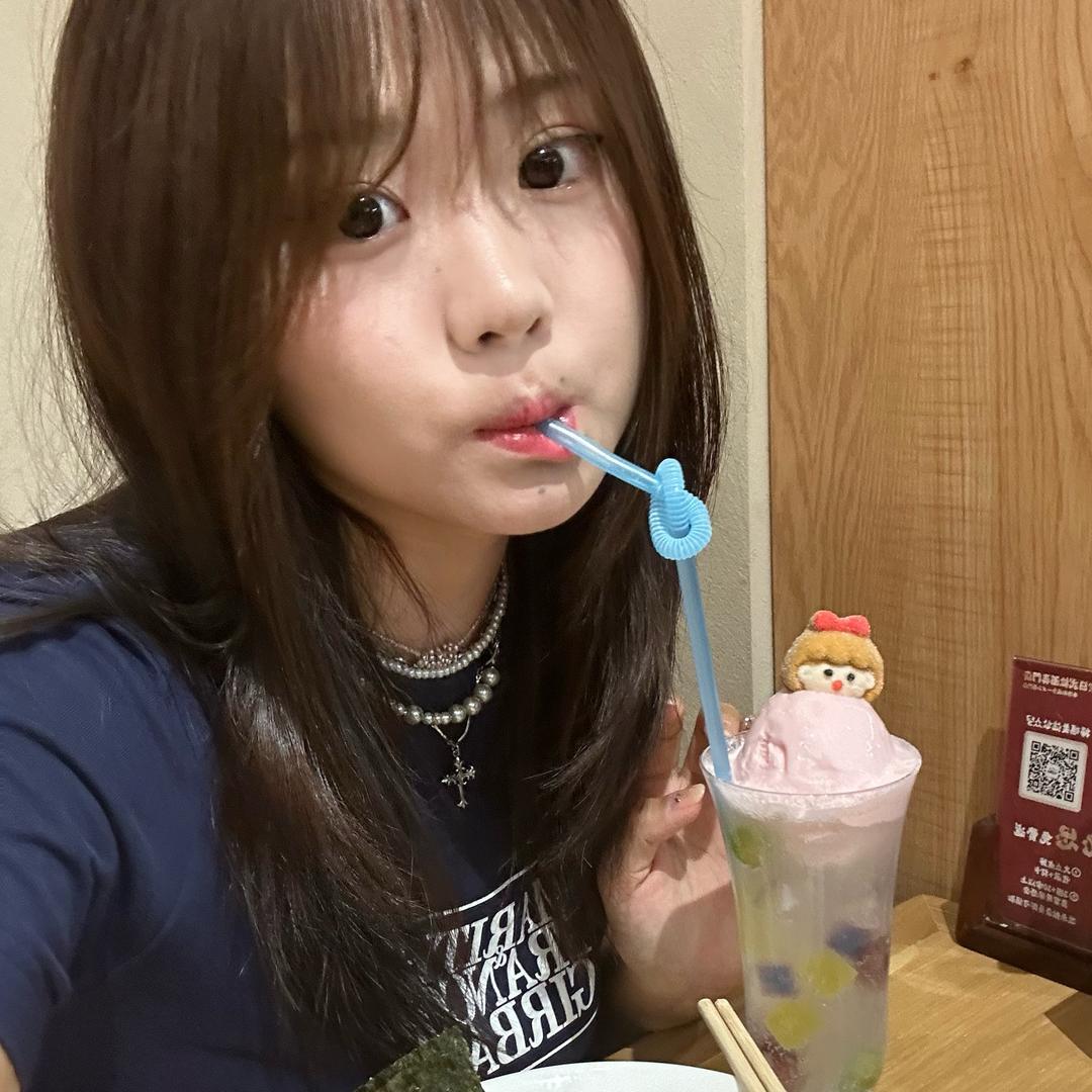 小呆美眉