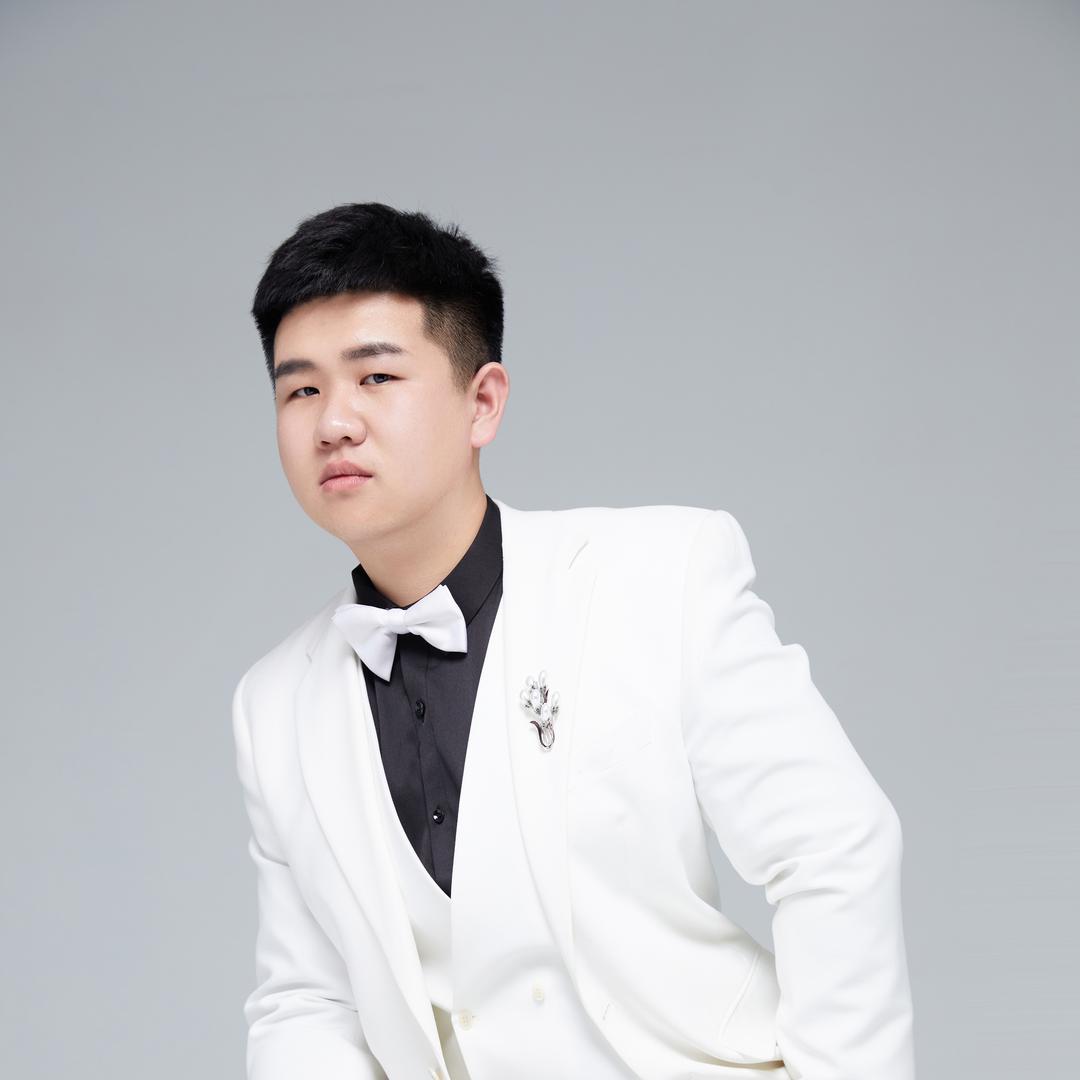 倒腾奢侈品的胖子