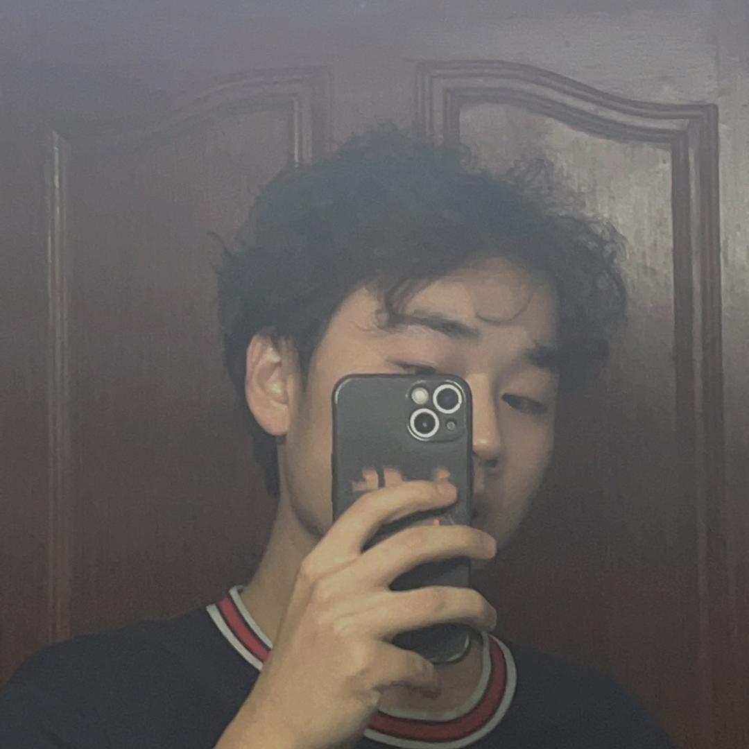 爱闹.