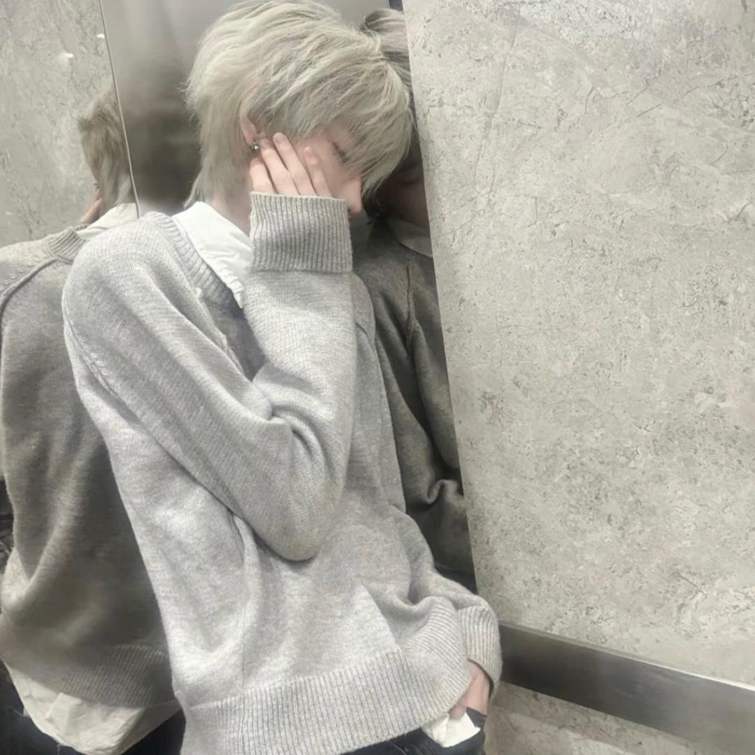 忧郁.