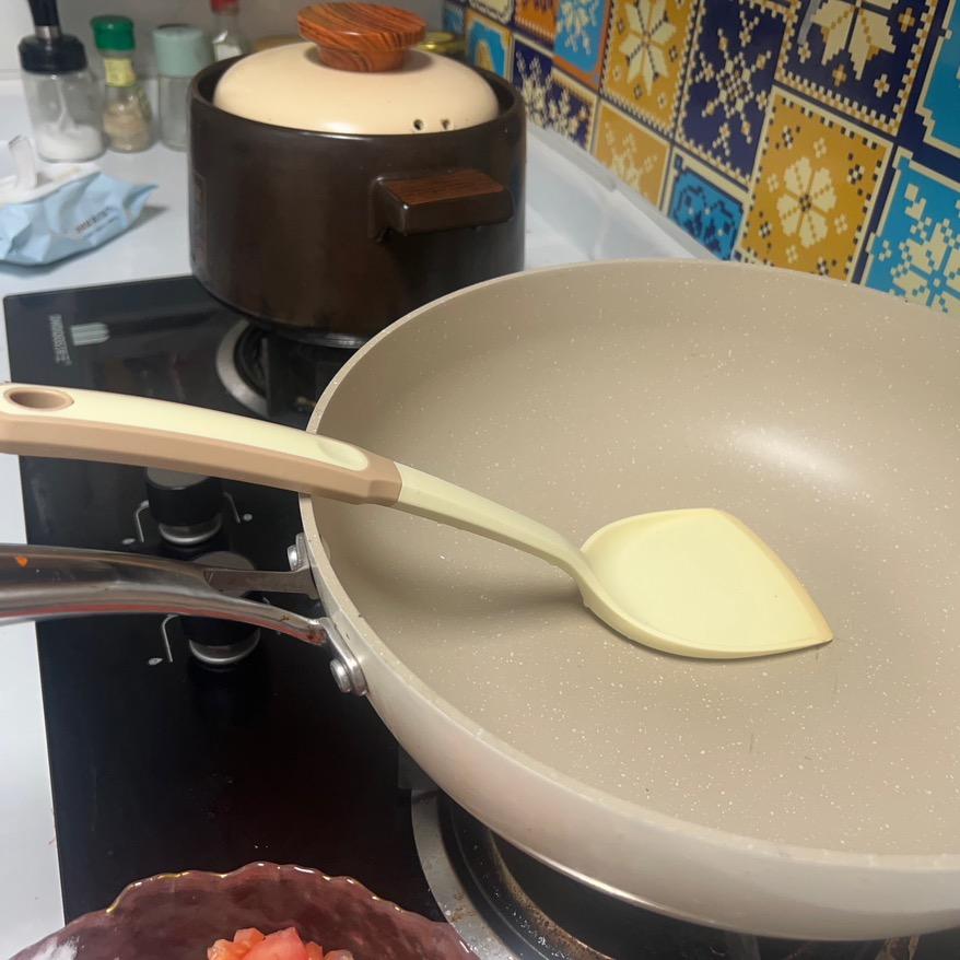 毛毛吃饭