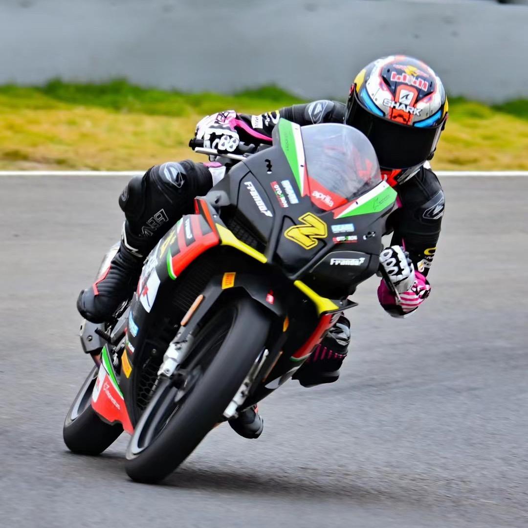 299km/h贴地飞行赛车俱乐部