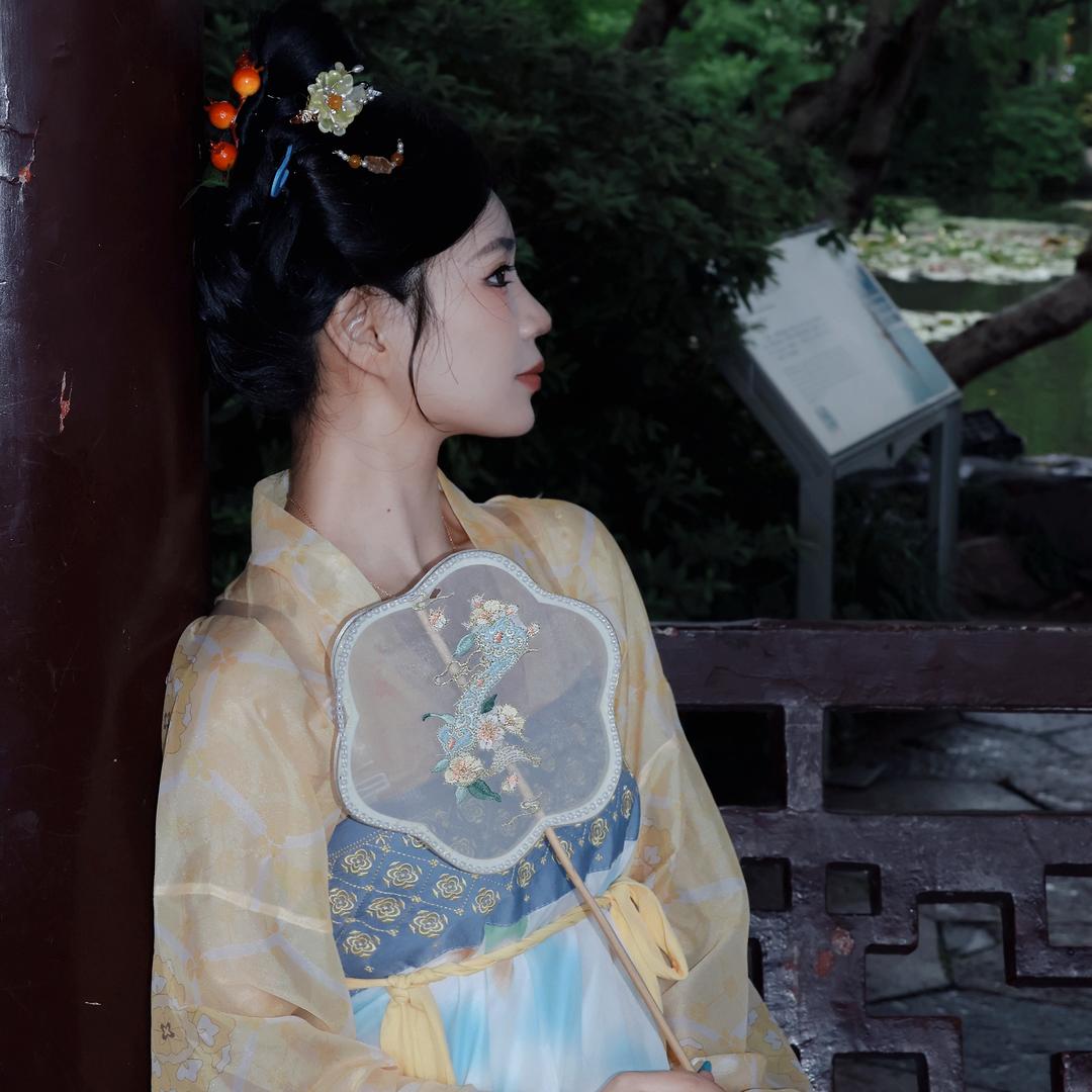 尹芝芝