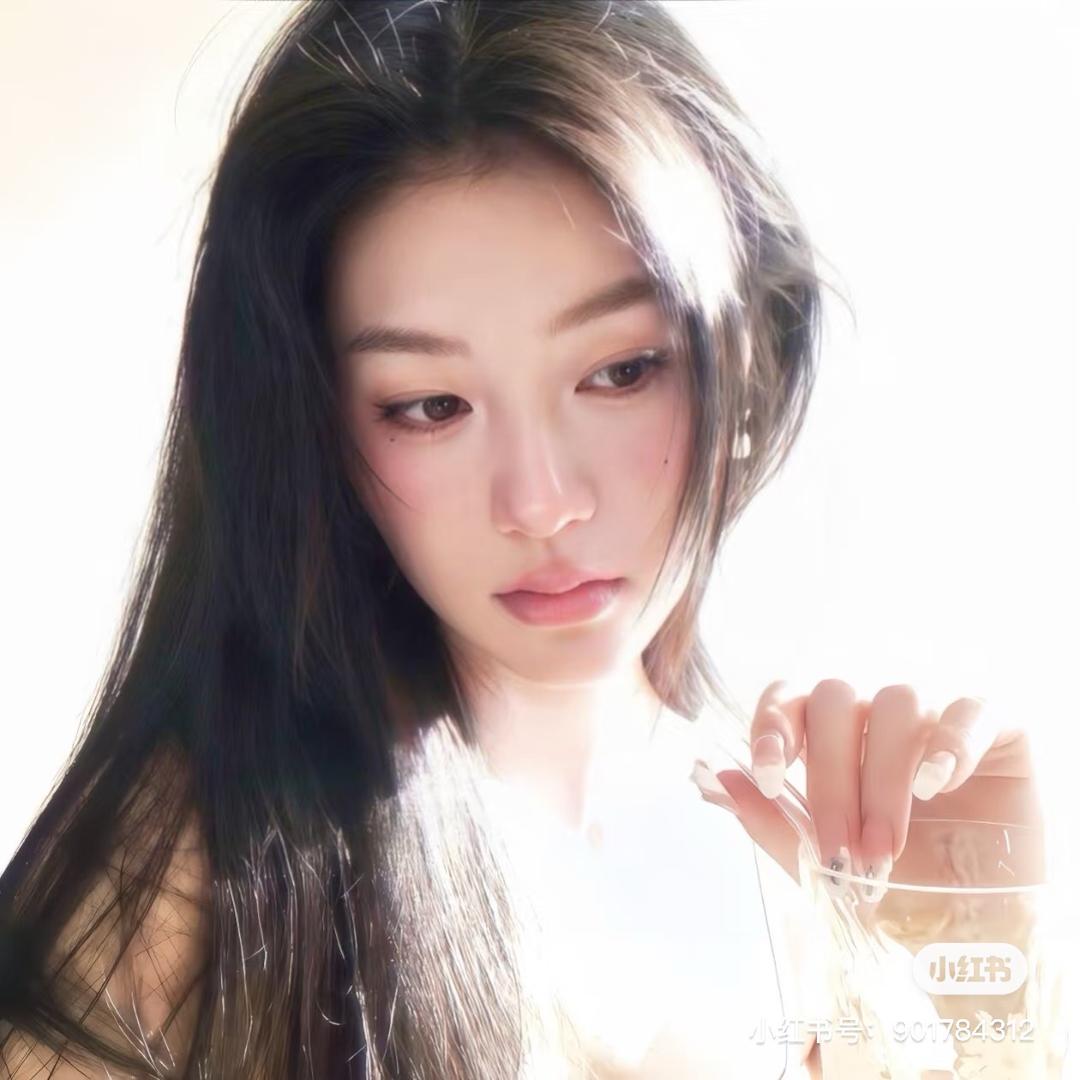 灿灿.